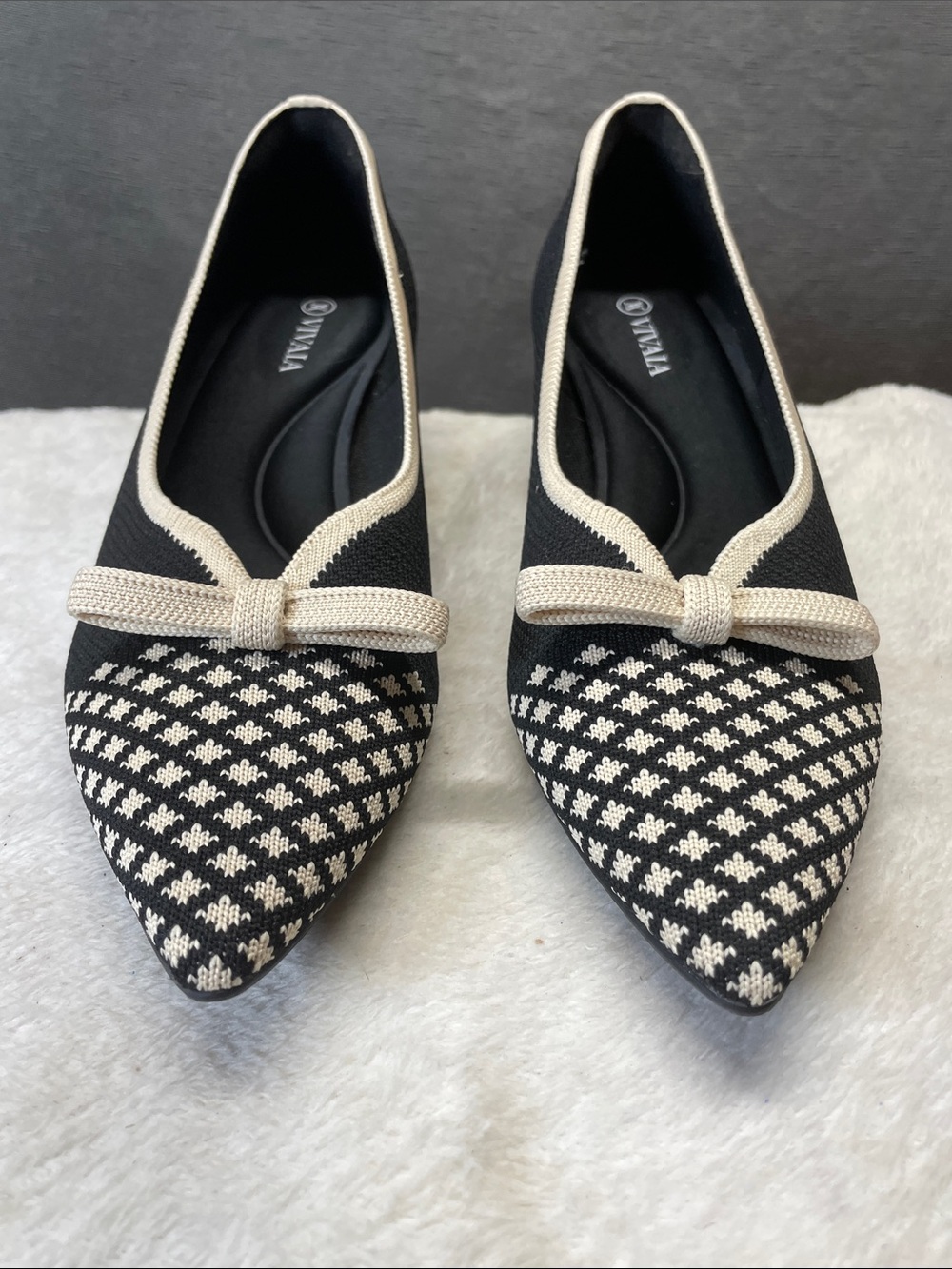 Vivaia Black Pointed Knit Heels with Cream Trim - Picture 4 of 10